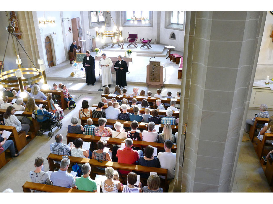 Ökumenischer Einschulungsgottesdienst in St. Crescentius (Foto: Karl-Franz Thiede)